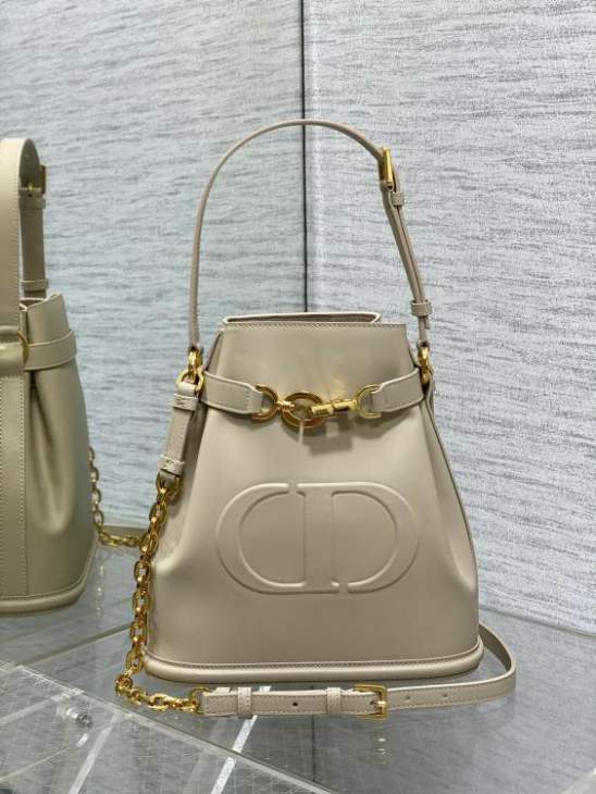 Picture of Dior Handbags _SKUfw239326991fw